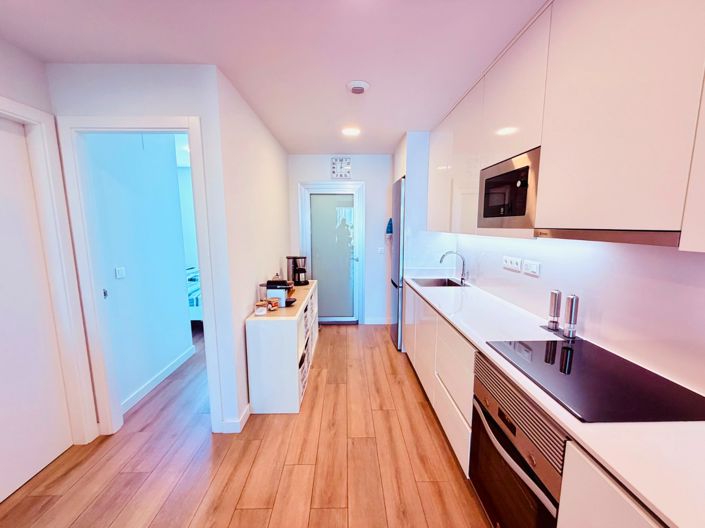 Image No.12-2 Bed Property for sale