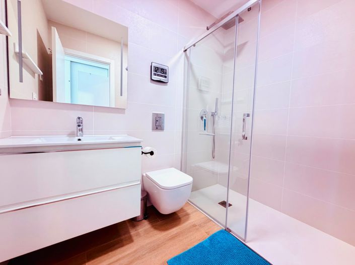 Image No.14-2 Bed Property for sale