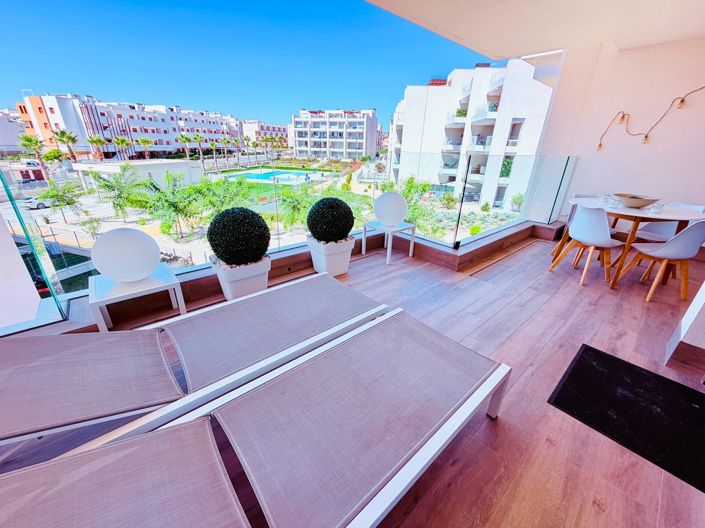 Image No.7-2 Bed Property for sale