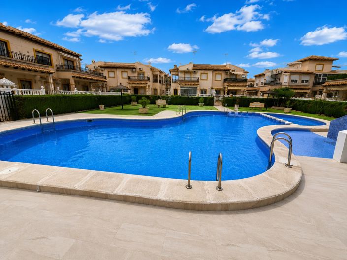 Image No.22-2 Bed Apartment for sale
