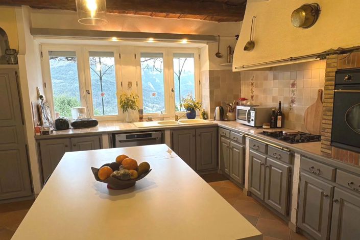 Image No.10-4 Bed House for sale
