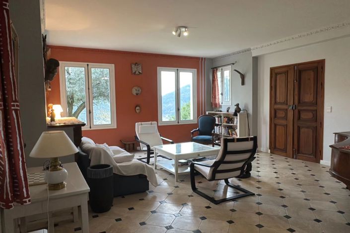 Image No.14-4 Bed House for sale