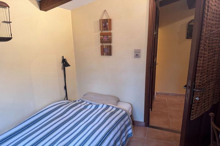Image No.21-4 Bed House for sale