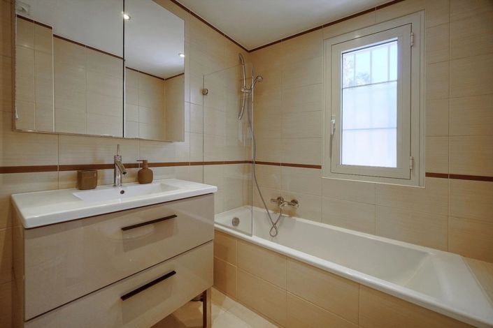 Image No.22-2 Bed Apartment for sale