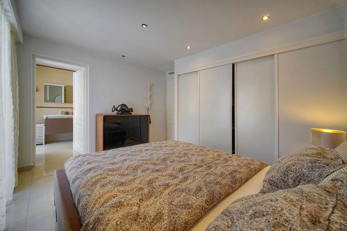 Image No.25-2 Bed Apartment for sale
