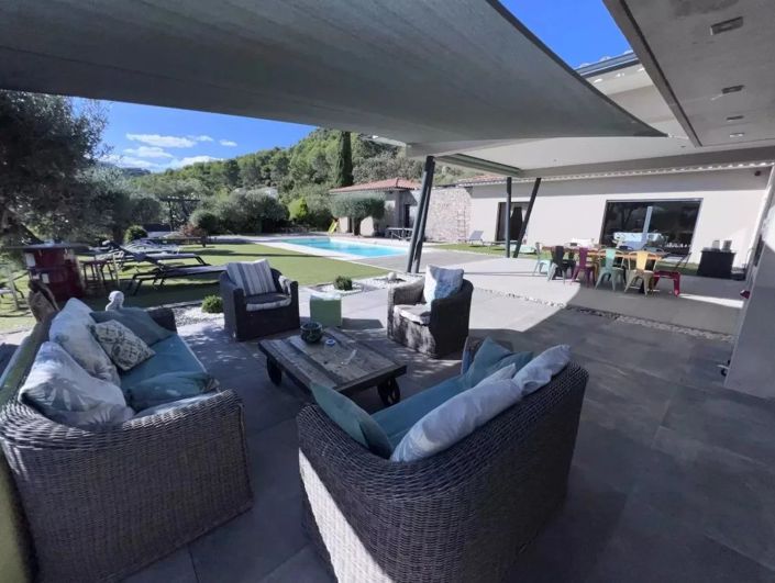 Image No.3-4 Bed House for sale