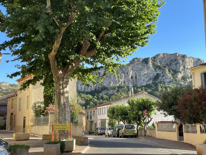 CHARMING VILLAGE HOUSE – 3 BEDROOMS – TERRACES – GARAGE