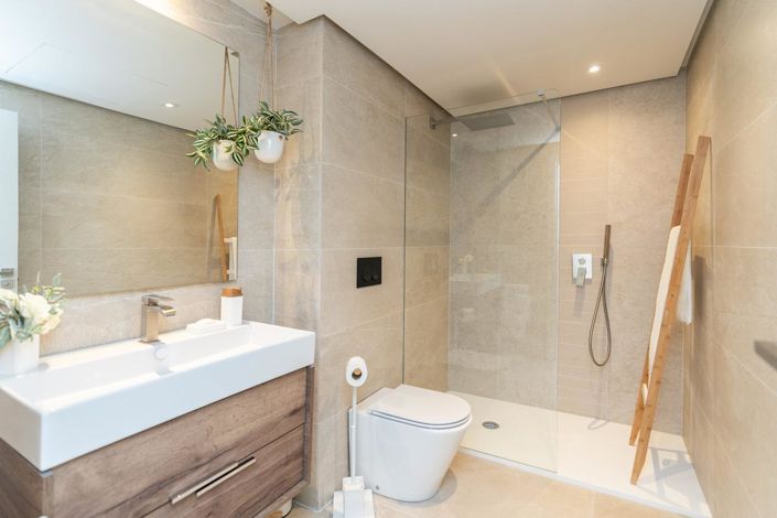 Image No.11-2 Bed Property for sale