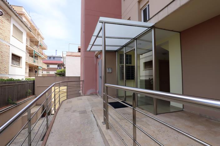 Image No.28-3 Bed Apartment for sale