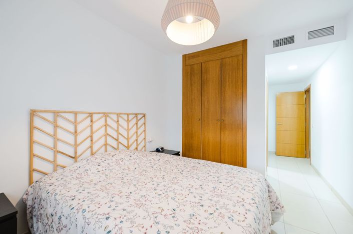 Image No.16-3 Bed Flat for sale