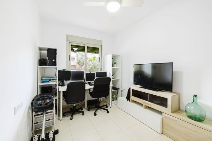 Image No.23-3 Bed Flat for sale