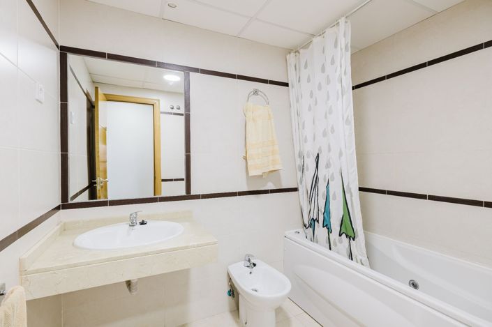 Image No.25-3 Bed Flat for sale