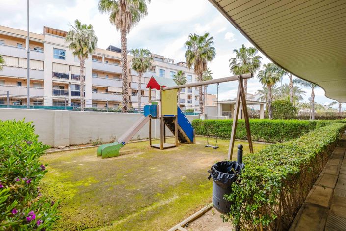 Image No.28-3 Bed Flat for sale