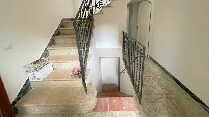 Image No.13-10 Bed Villa for sale