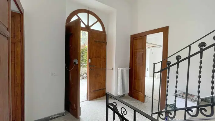 Image No.7-10 Bed Villa for sale