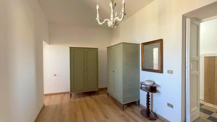 Image No.25-4 Bed Townhouse for sale