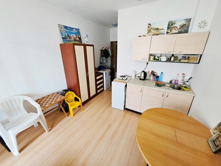 Image No.7-Studio for sale
