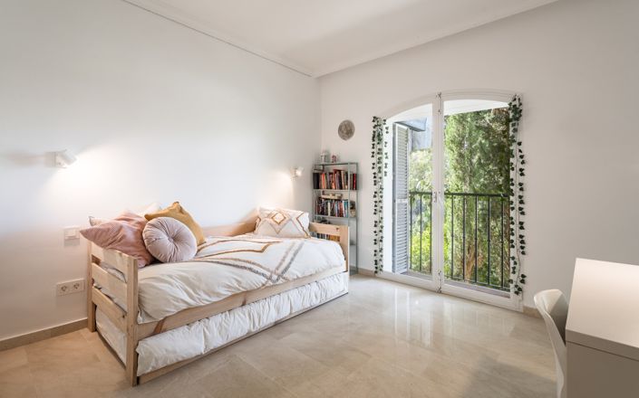 Image No.46-4 Bed Townhouse for sale