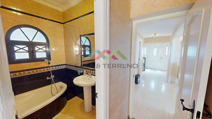 Image No.17-3 Bed Villa for sale