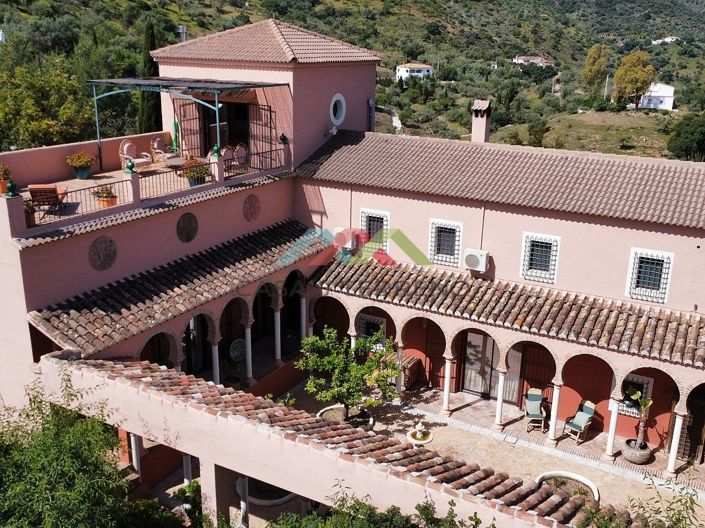 Image No.14-5 Bed Villa for sale