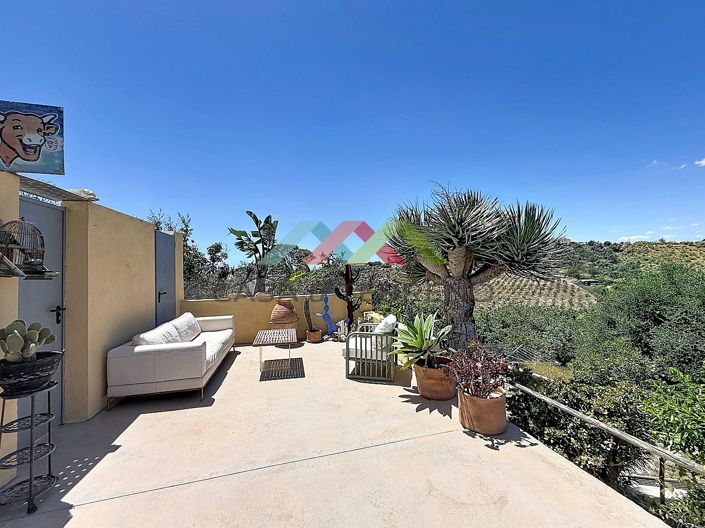 Image No.39-2 Bed Villa for sale