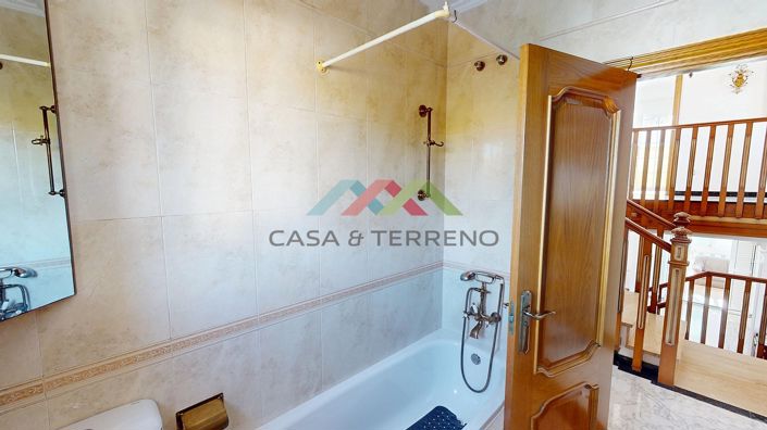 Image No.20-5 Bed Villa for sale