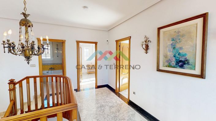 Image No.27-5 Bed Villa for sale