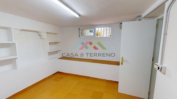 Image No.42-5 Bed Villa for sale