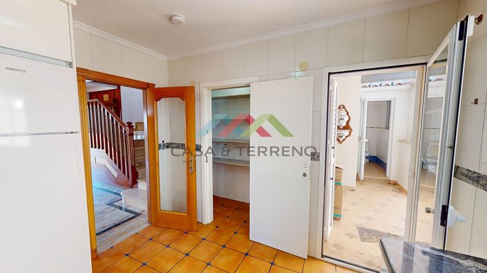 Image No.8-5 Bed Villa for sale