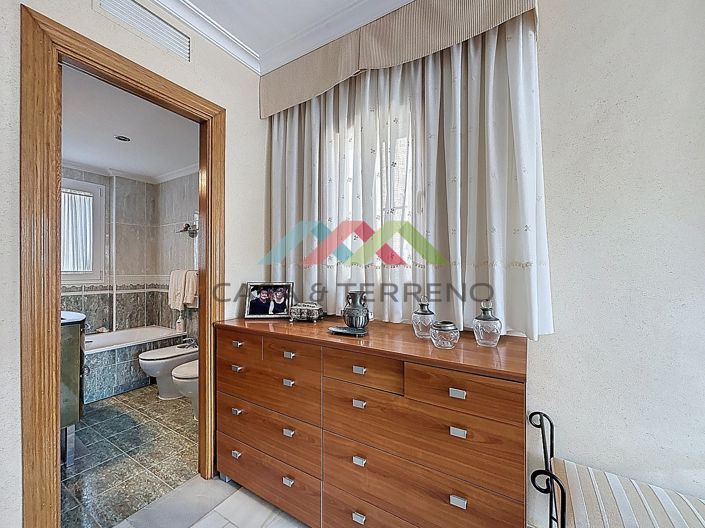 Image No.17-4 Bed Villa for sale