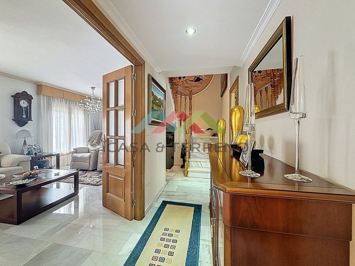 Image No.3-4 Bed Villa for sale
