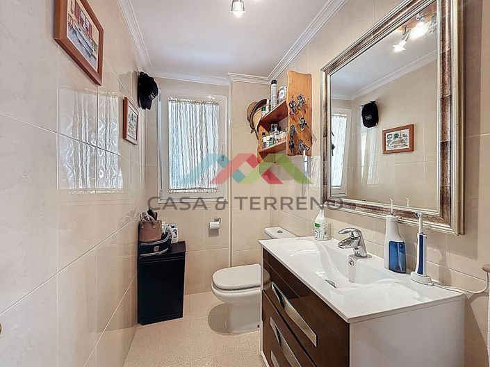 Image No.9-4 Bed Villa for sale