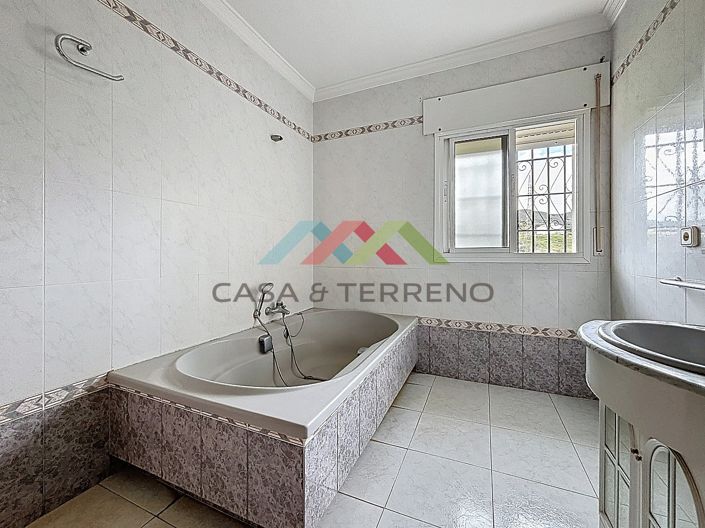 Image No.35-3 Bed Villa for sale