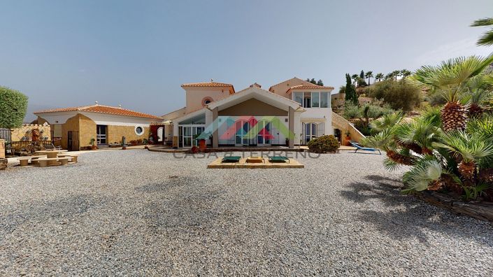 Image No.42-4 Bed Villa for sale