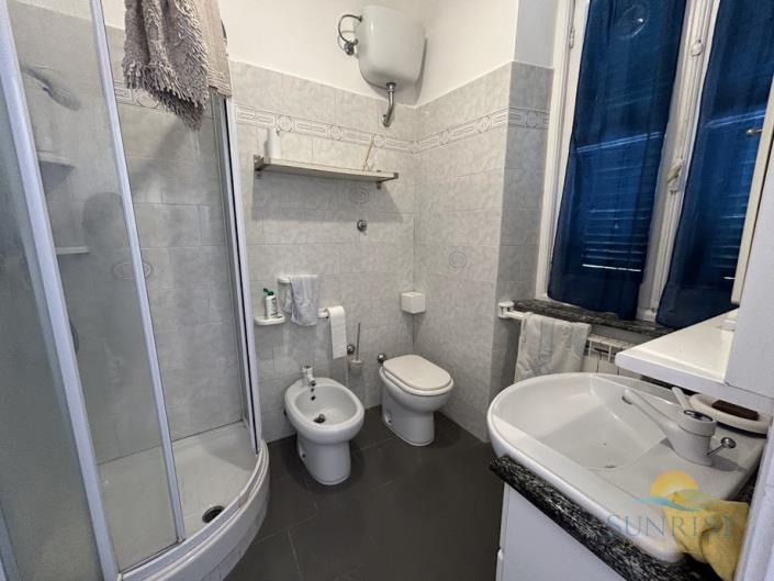 Image No.7-2 Bed House for sale