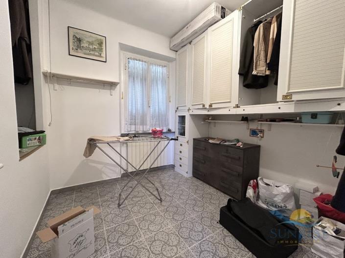 Image No.8-2 Bed House for sale