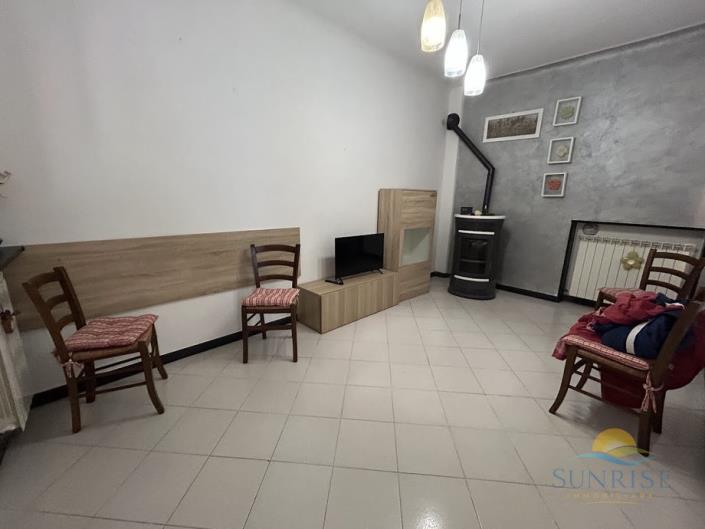 Image No.13-2 Bed House for sale