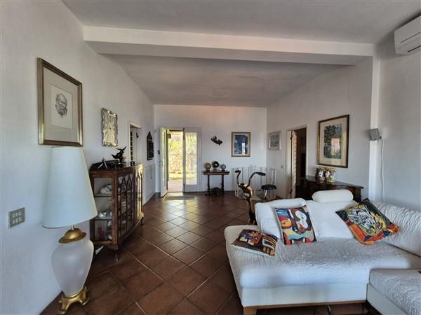 Image No.16-3 Bed Villa / Detached for sale