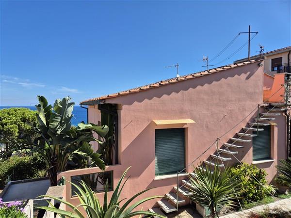 Image No.31-3 Bed Villa / Detached for sale