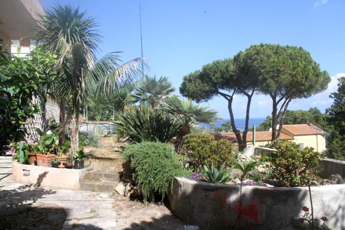 Image No.41-3 Bed Villa / Detached for sale