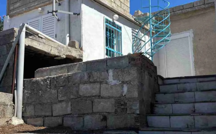 Image No.9-2 Bed House for sale