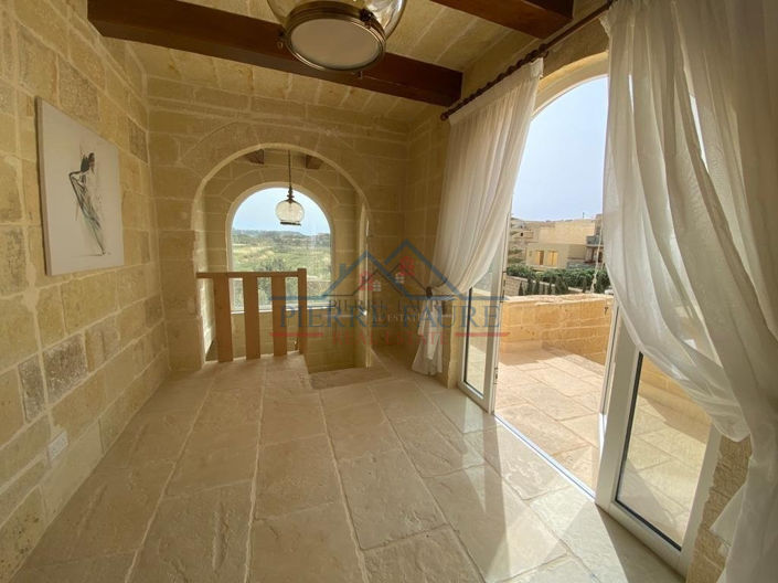 Image No.12-5 Bed Farmhouse for sale