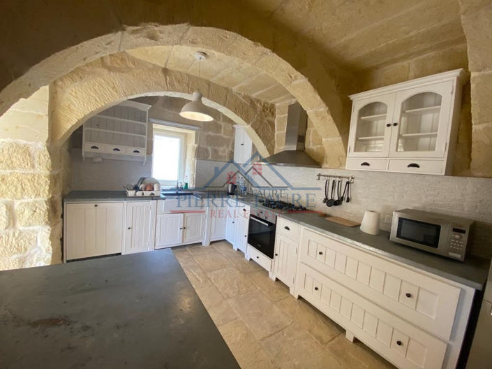 Image No.21-5 Bed Farmhouse for sale