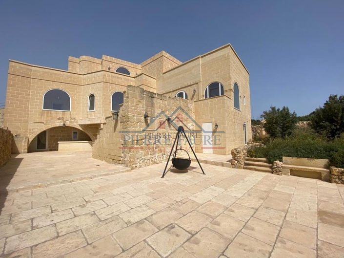 Image No.3-5 Bed Farmhouse for sale
