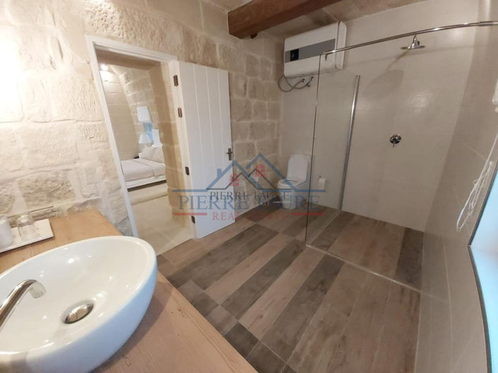 Image No.9-5 Bed Farmhouse for sale