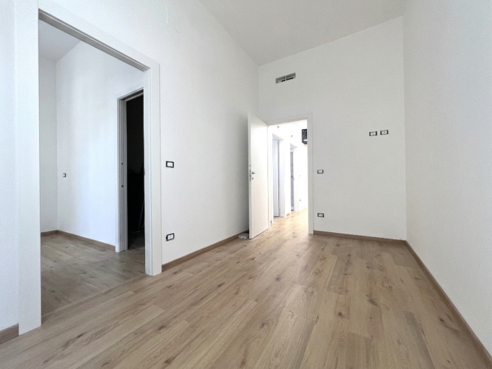 Image No.5-Appartement de 4 chambres à vendre