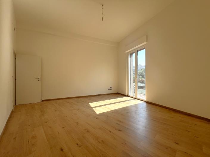 Image No.8-Appartement de 4 chambres à vendre