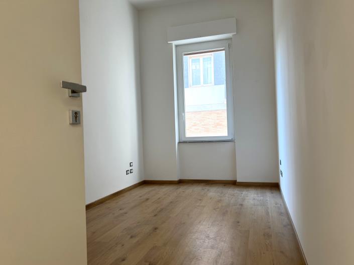 Image No.17-Appartement de 4 chambres à vendre