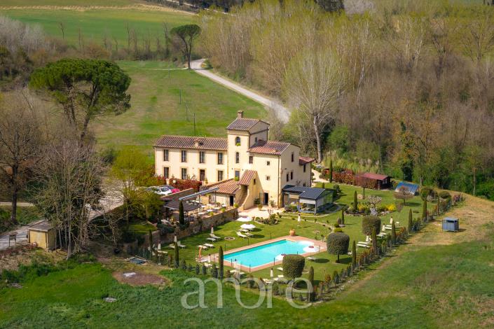 Image No.43-16 Bed Hotel for sale