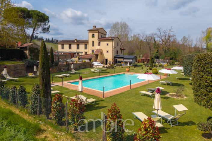 Image No.34-16 Bed Hotel for sale